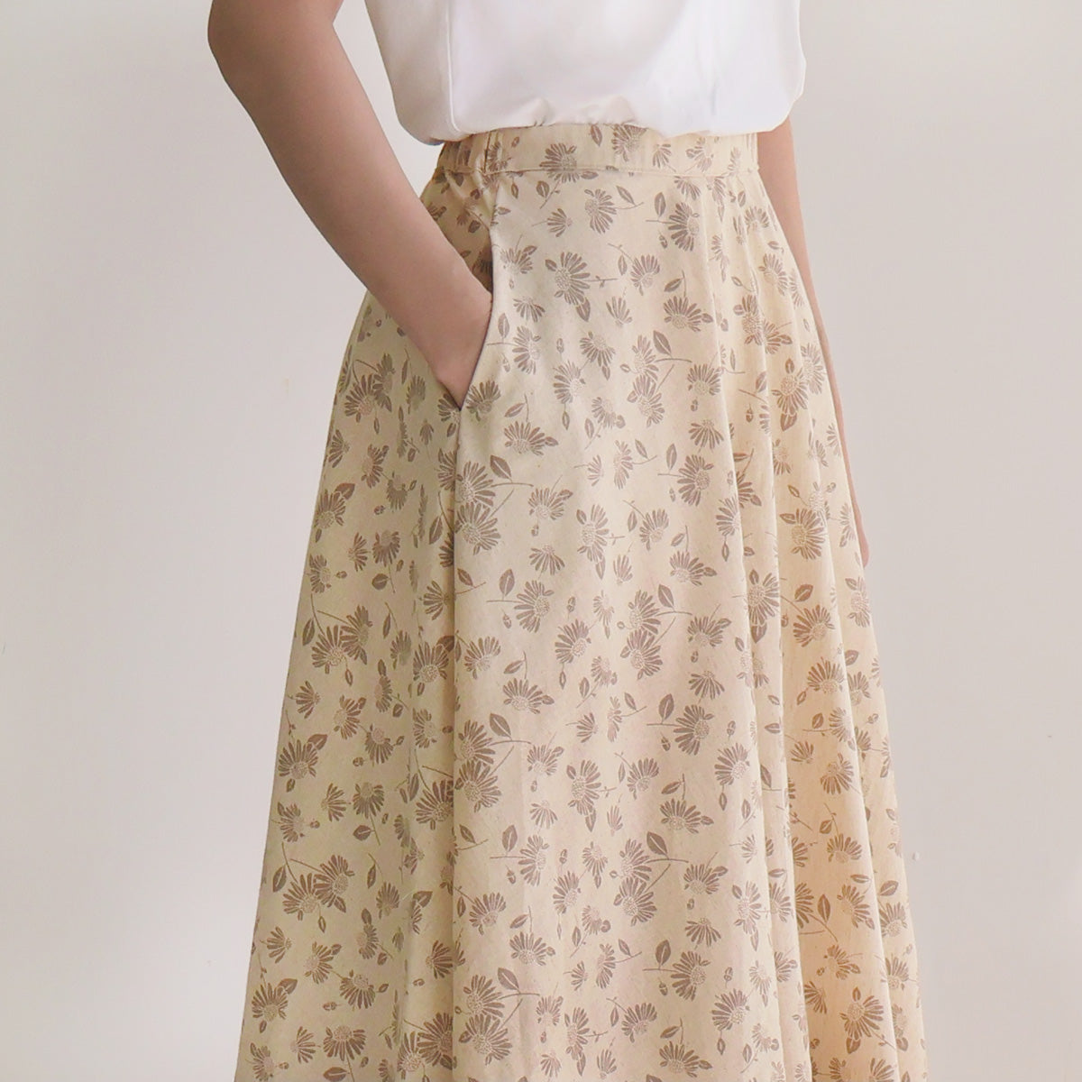 Beige Coffee Blossom Lightweight Circle Skirt