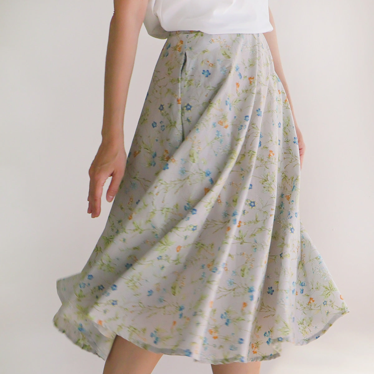 Gray-Blue Orange Blossom Lightweight Circle Skirt