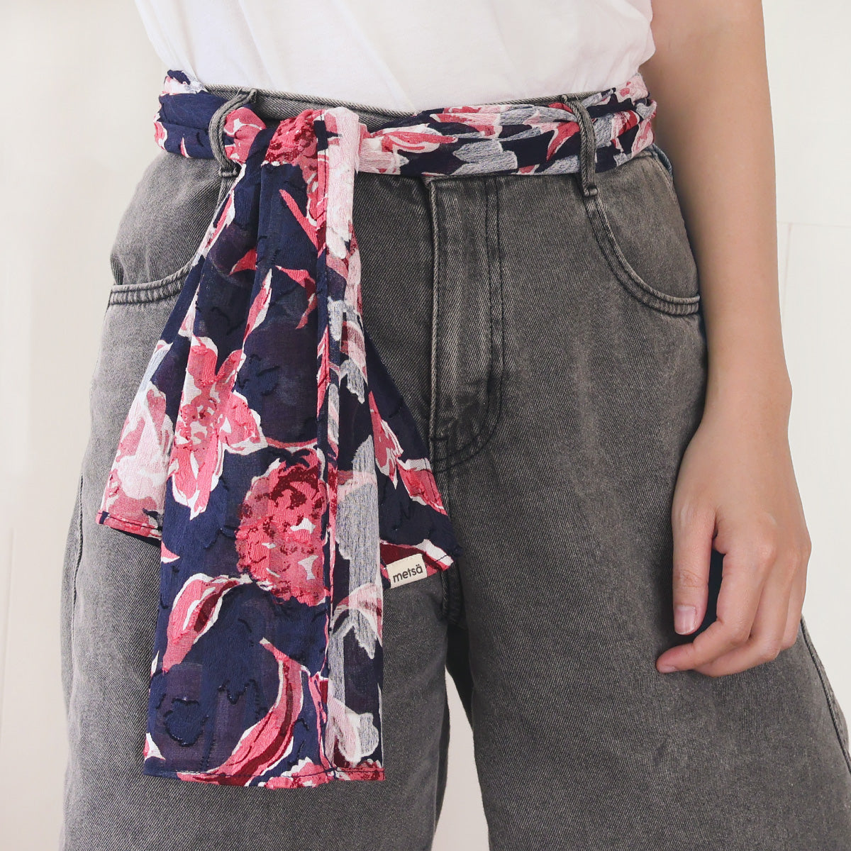 Classic Elegance Cotton Breathable Scarf - Japan