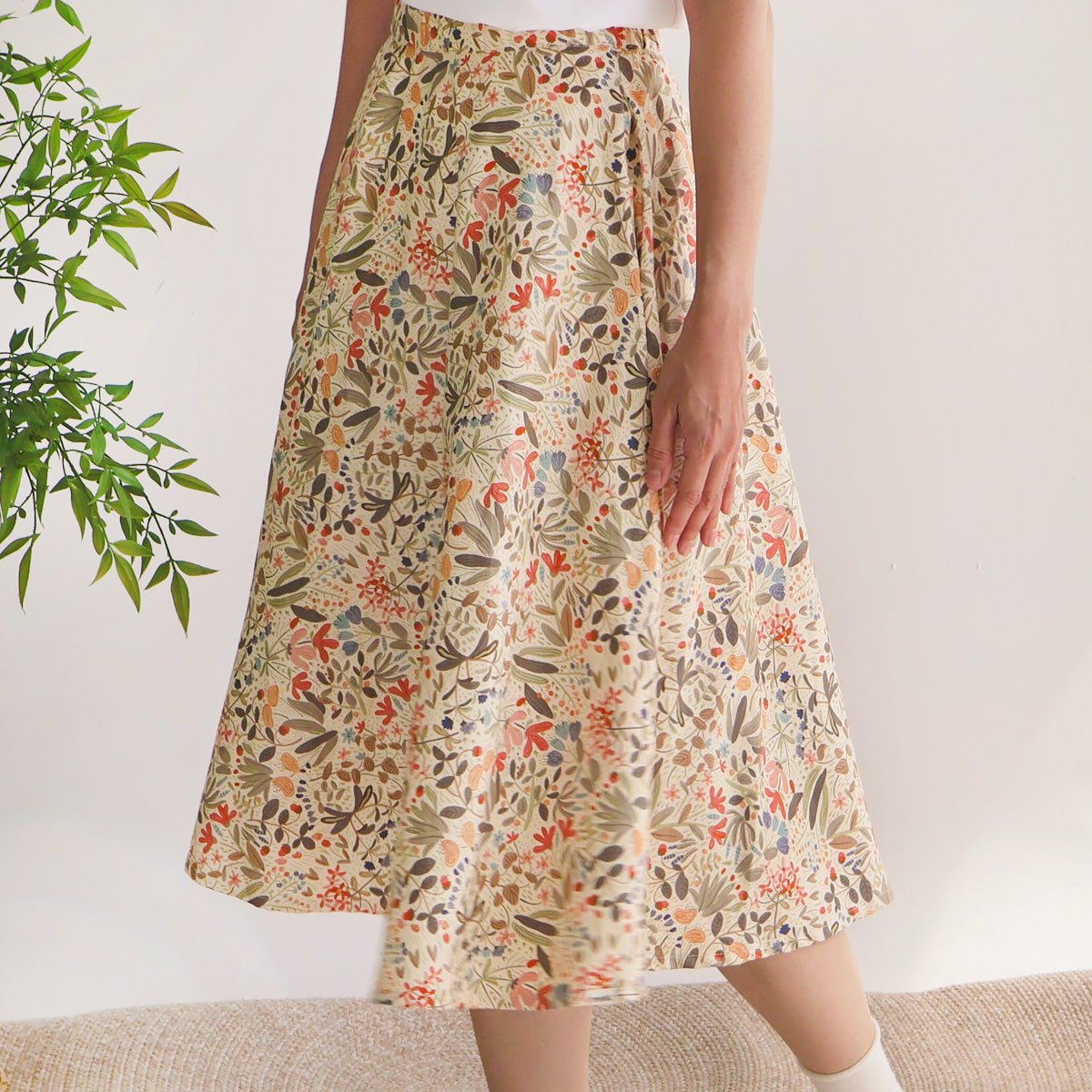 Painted Flowers Leaves Thick Circle Skirt