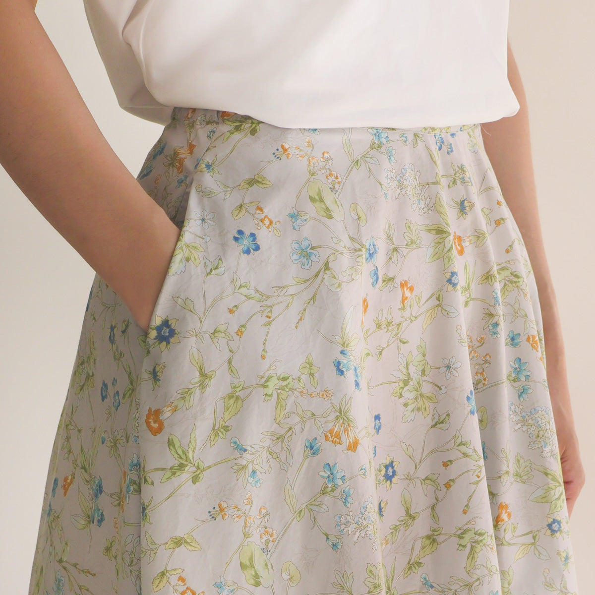 Gray-Blue Orange Blossom Lightweight Circle Skirt
