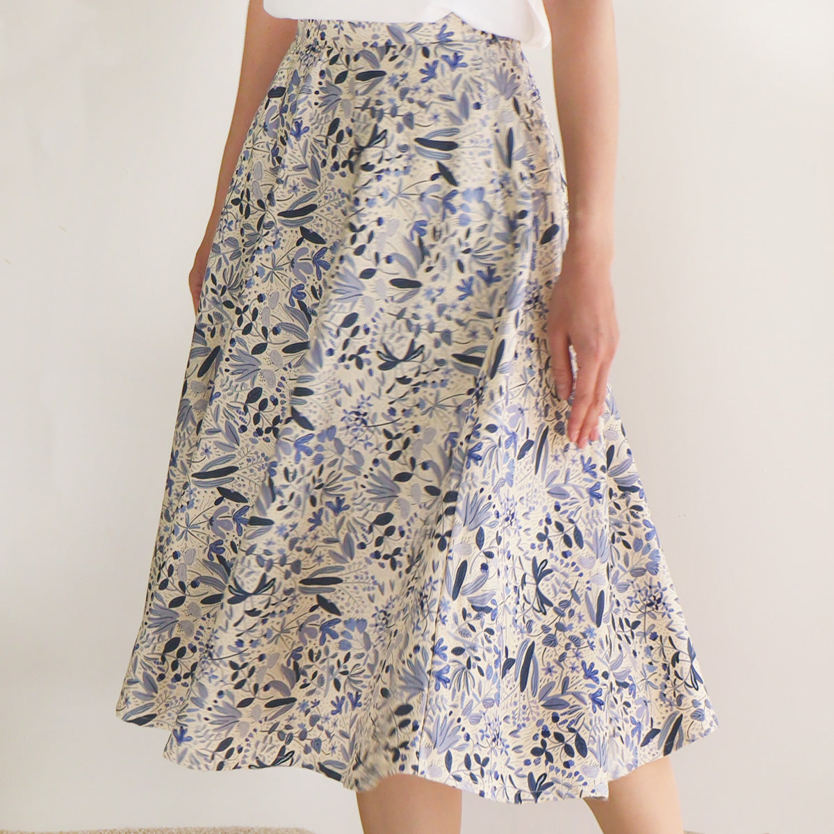 Painted Flowers Leaves Thick Circle Skirt