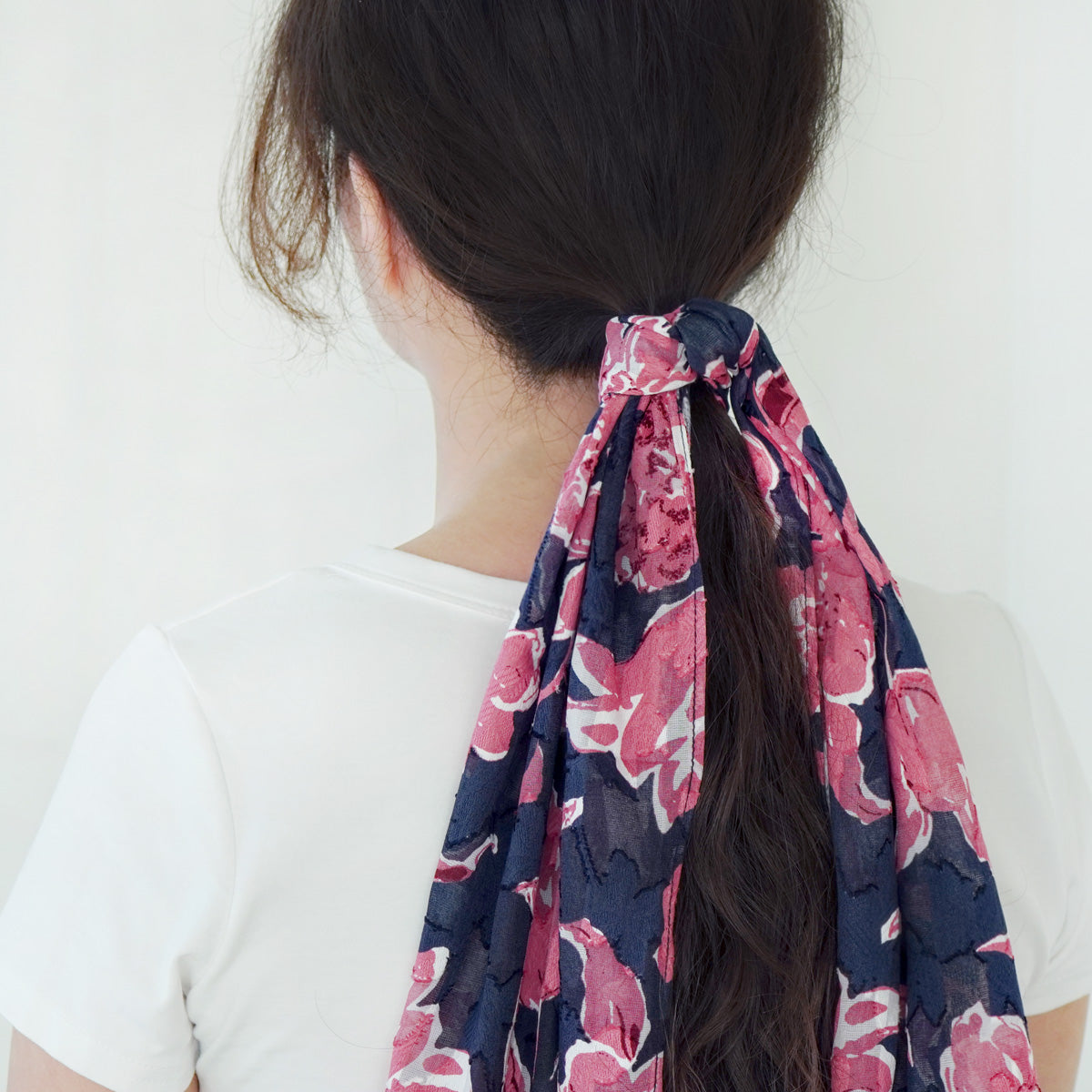 Classic Elegance Cotton Breathable Scarf - Japan