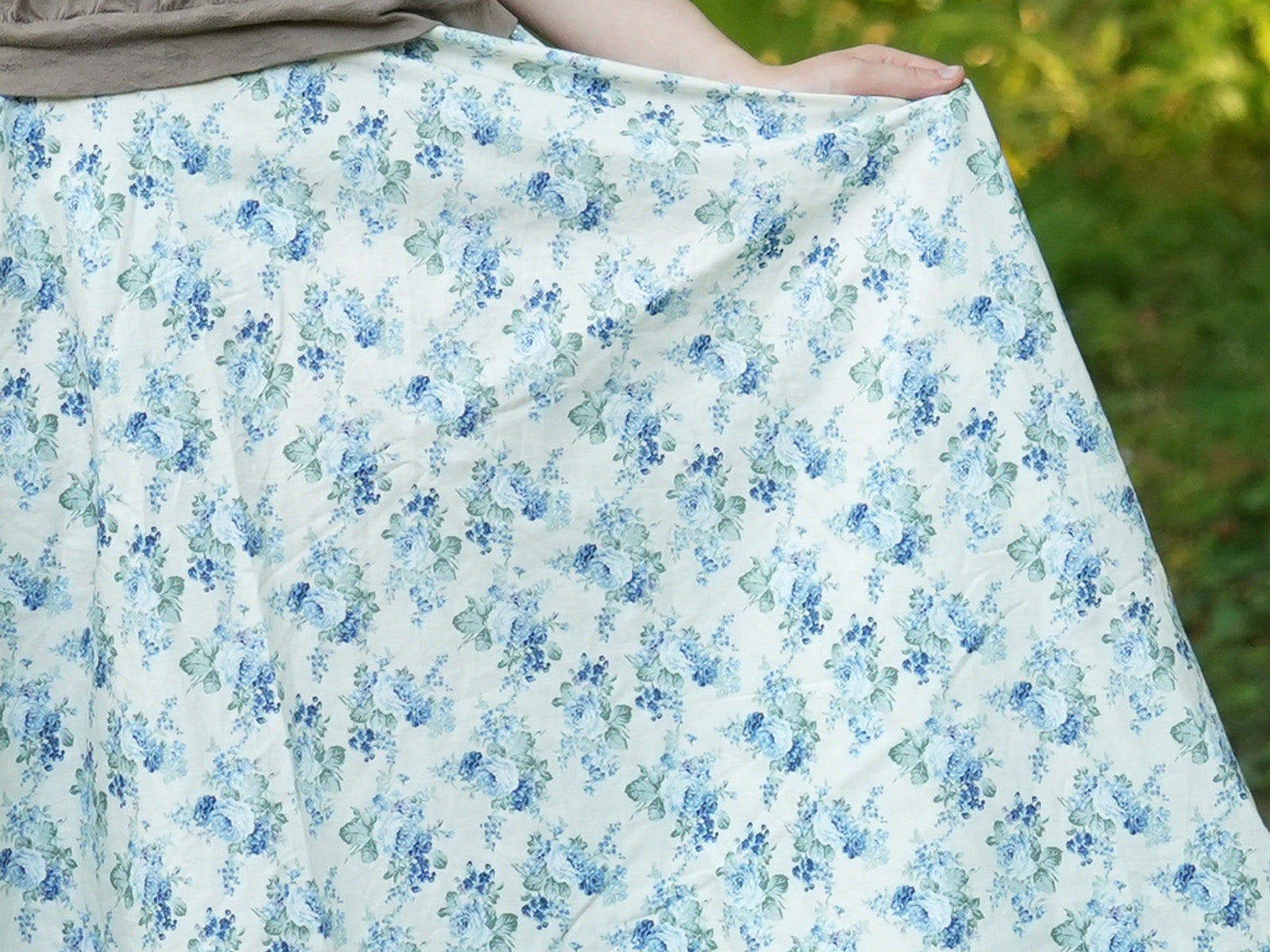 Cloud Blue Rose Thick Circle Skirt