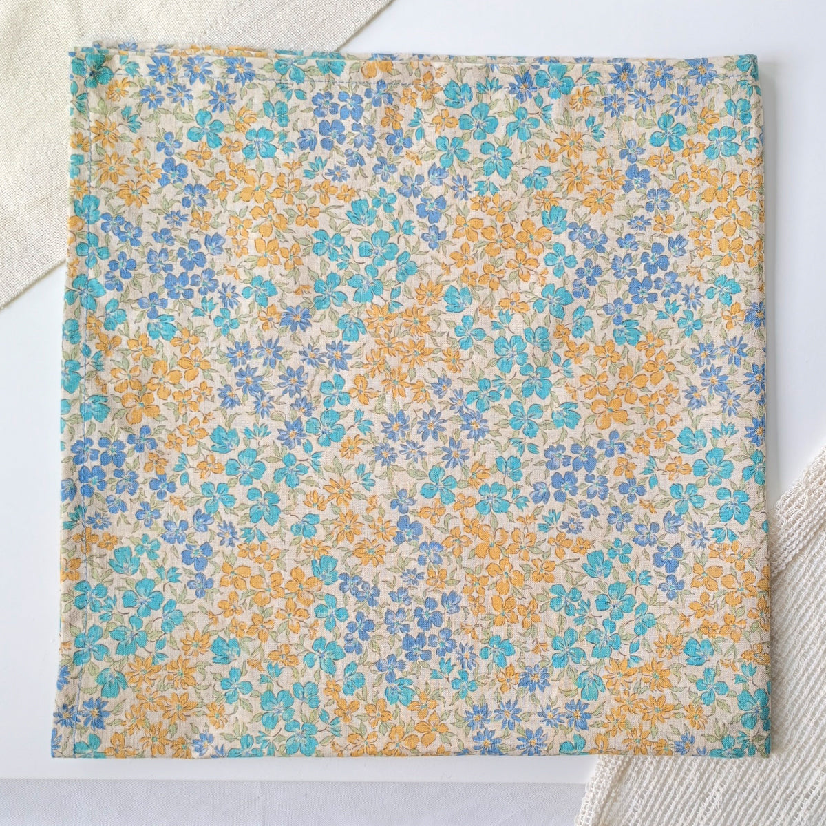 Small FlowerPrinted Cotton Scarf - Japan