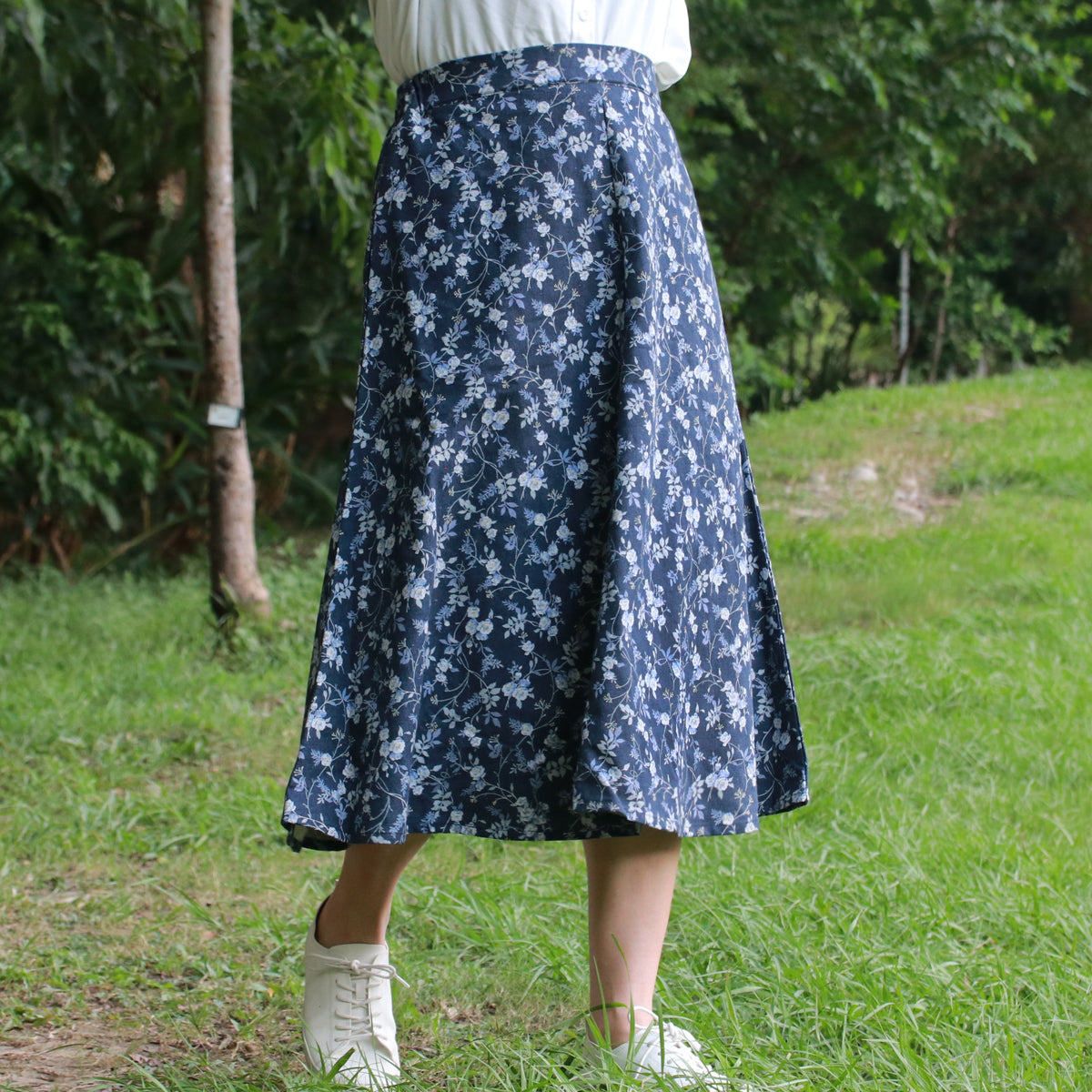 Moon Blue Flower - Four Panel Circle Skirt